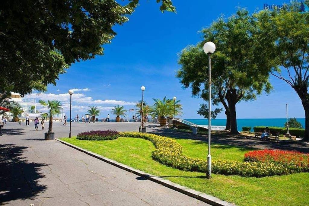 Comfy Home In The Heart Of Μπουργκάς Εξωτερικό φωτογραφία